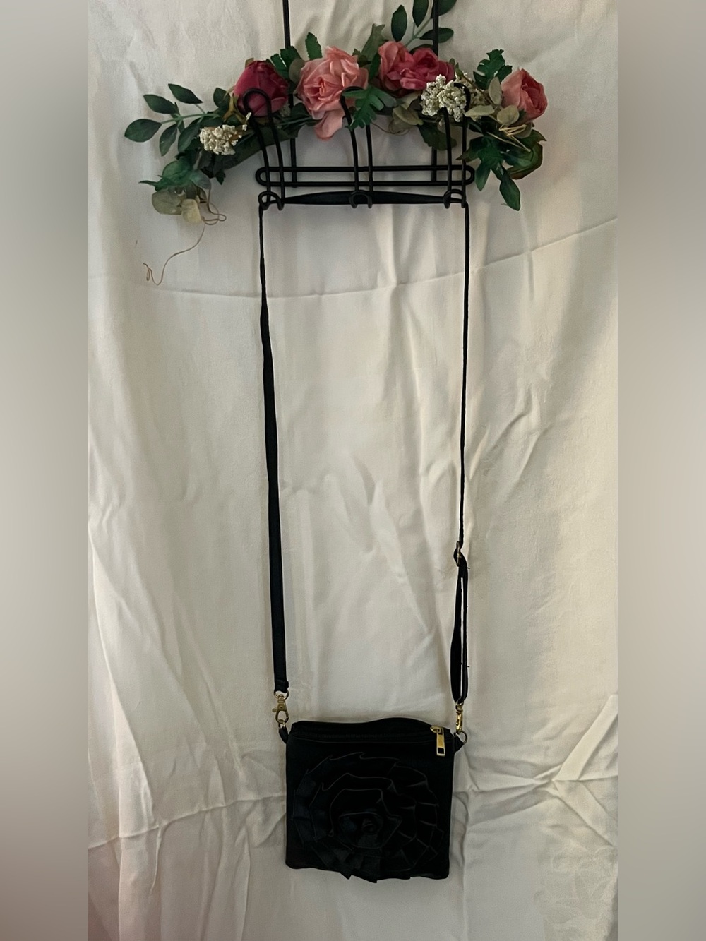 Black Floral Applique Crossbody Bag - Unbranded - Picture 4 of 9